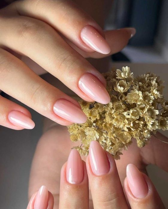 Мастер по маникюру