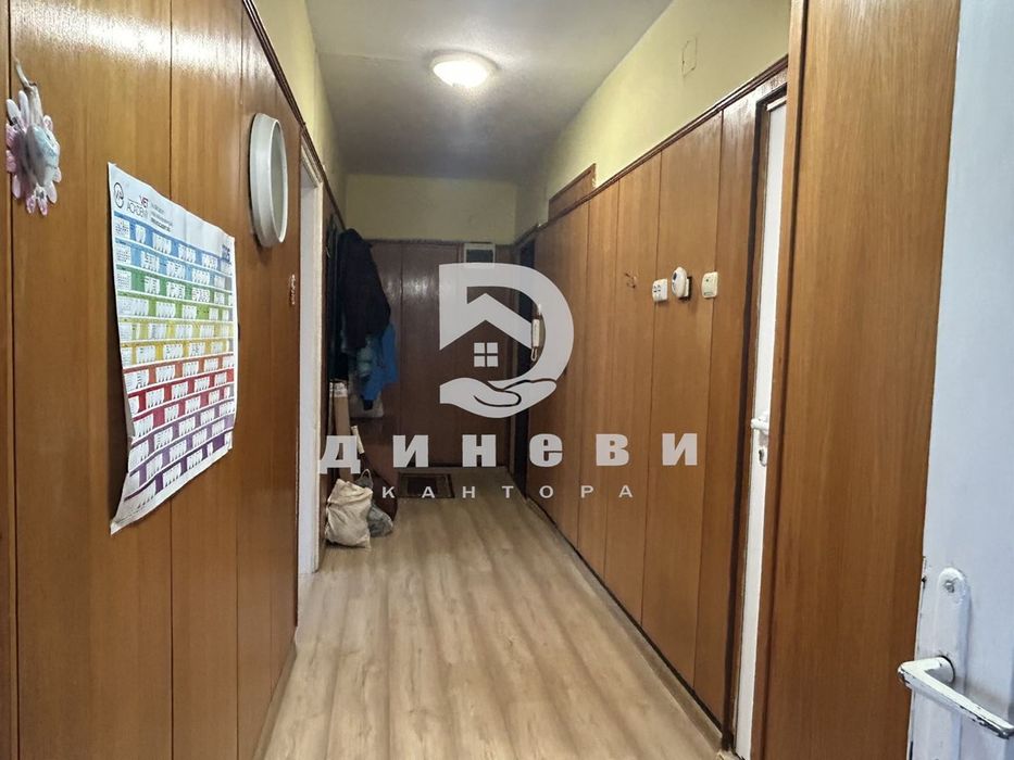 Продава се Тристаен апартамент в Стара Загора, Център - 71 кв.м за 2022 €/кв.м - Снимка #8