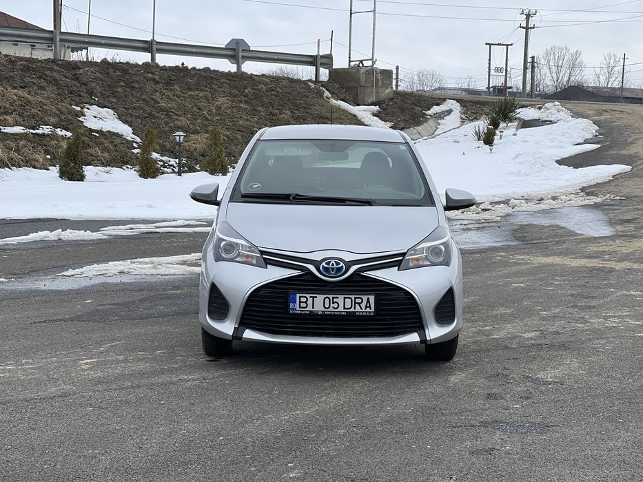 Vând Toyota Yaris