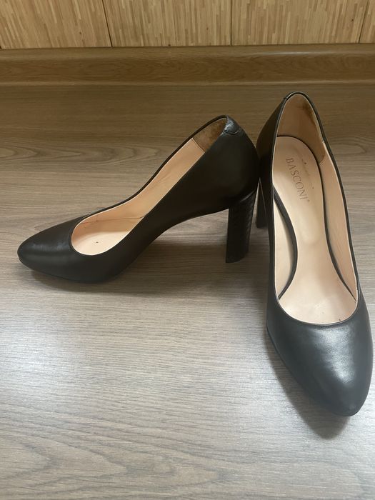 Кожаные туфли 39р