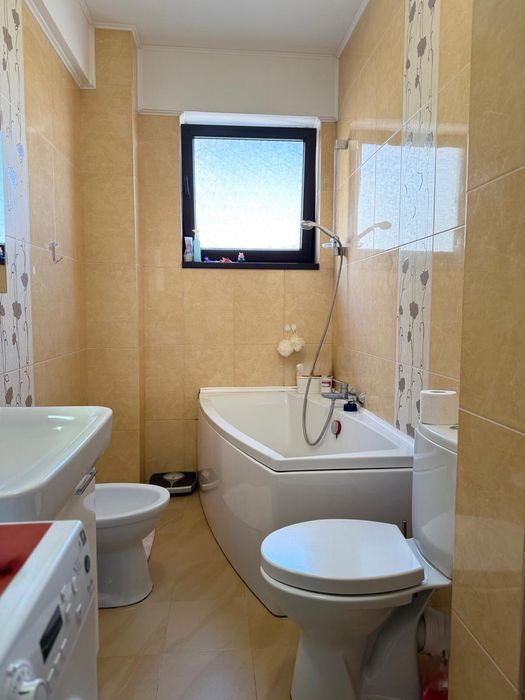 Inchiriez apartament 3 camere Tomis Plus