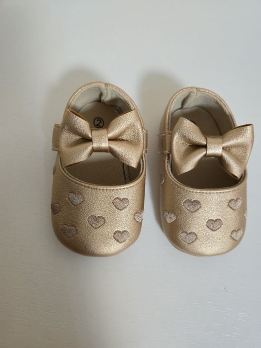 3 чифта Бебешки обувчици 17 и 18 размер. нови