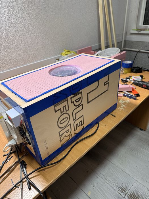 Инкубатор сотилади.