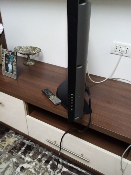 Televizor Samsung 80 cm.