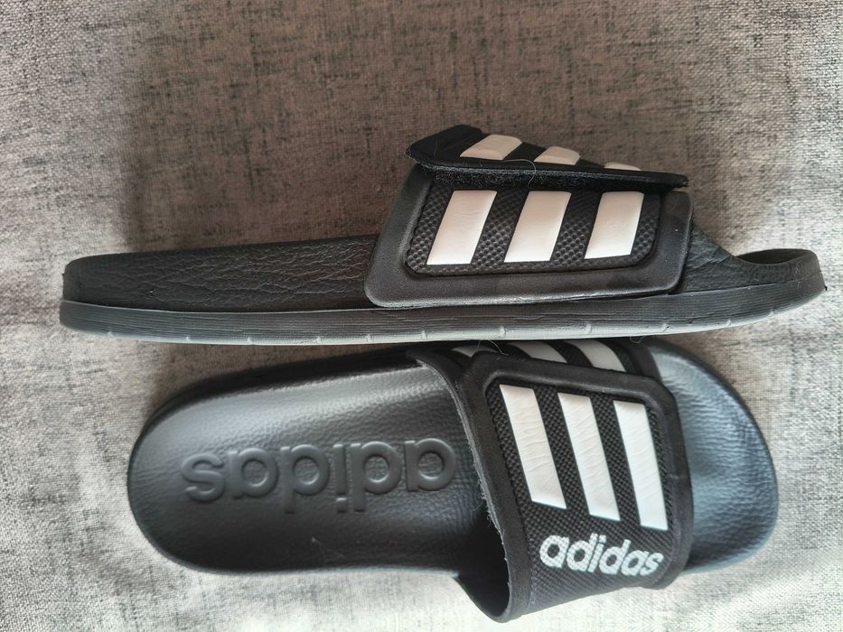 Продавам джапанки/чехли Adidas