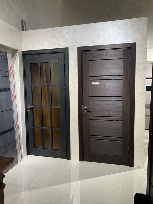 Vitrina eshiklar sotiladi