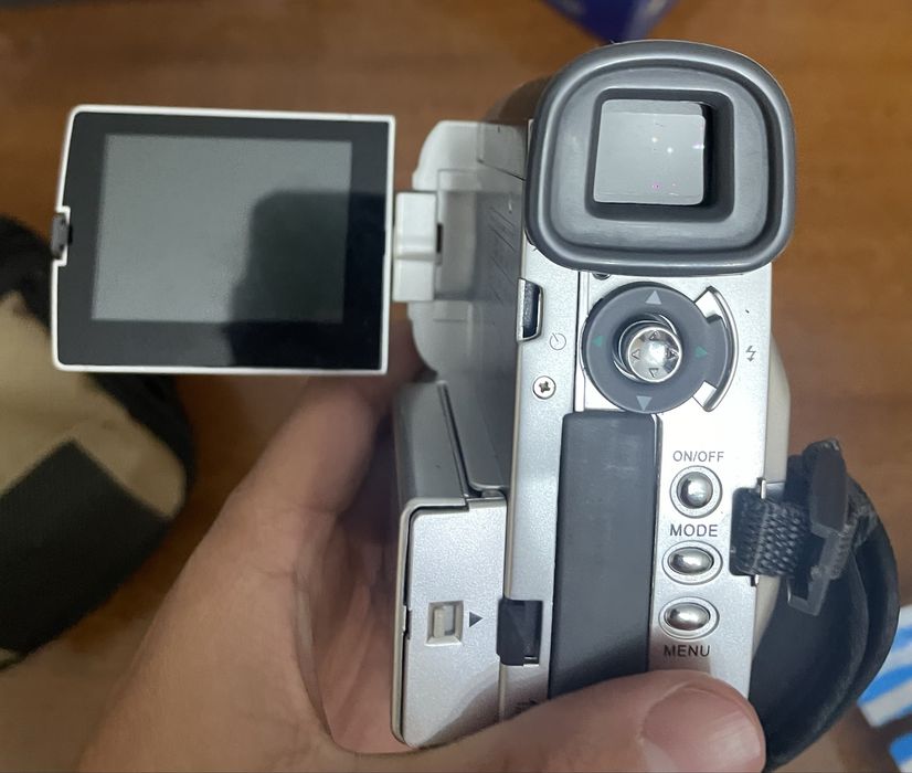 Видеокамера Sony D10
