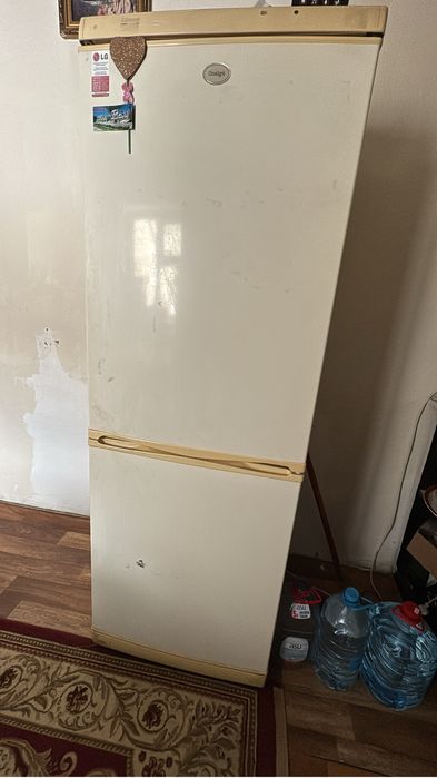 Продам холодильник