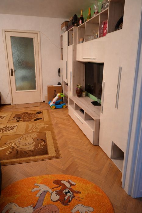 Vand apartament 3 camere