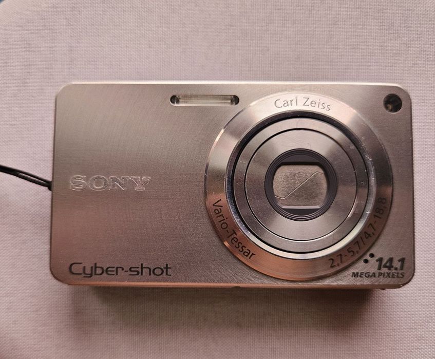 Цифровой фотоаппарат Sony Cyber-Shot