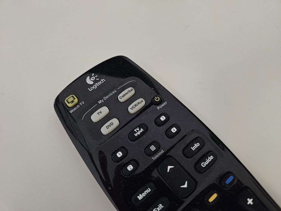 Telecomanda logitech harmony 300 - universala
