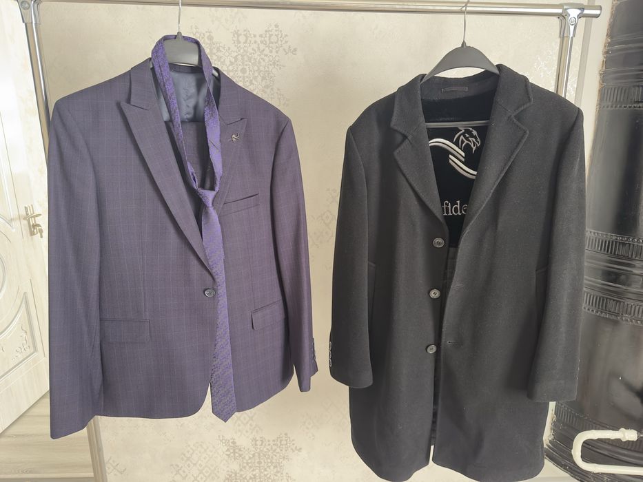 Kastyumshim va palto sotiladi