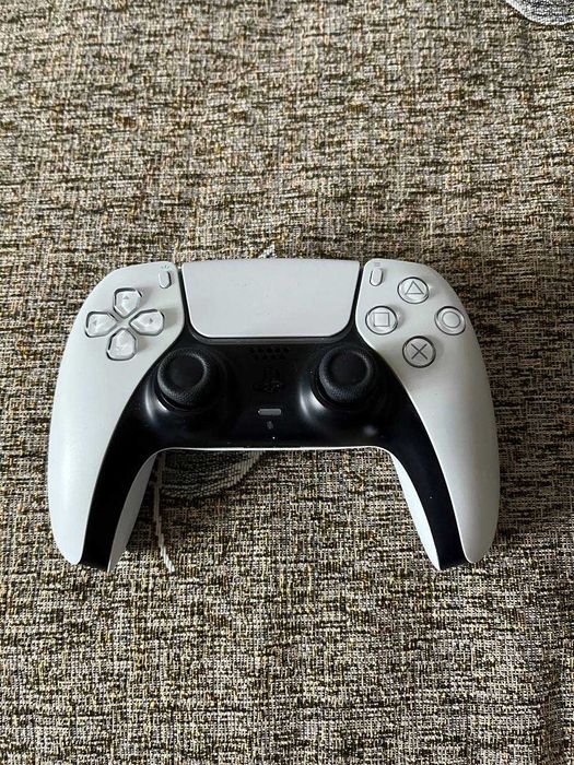 Продам приставку PS5