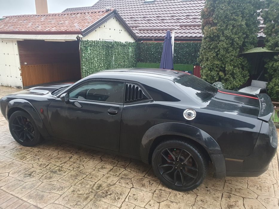 Dodge challenger 4x4