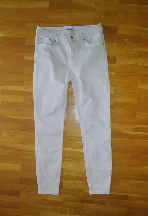 Отлични дънки на Zara,EUR 40