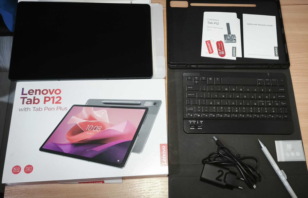 Tabletă Lenovo Tab P12, 12.7", 3K, 8GB RAM, 128GB+husă+tastatura