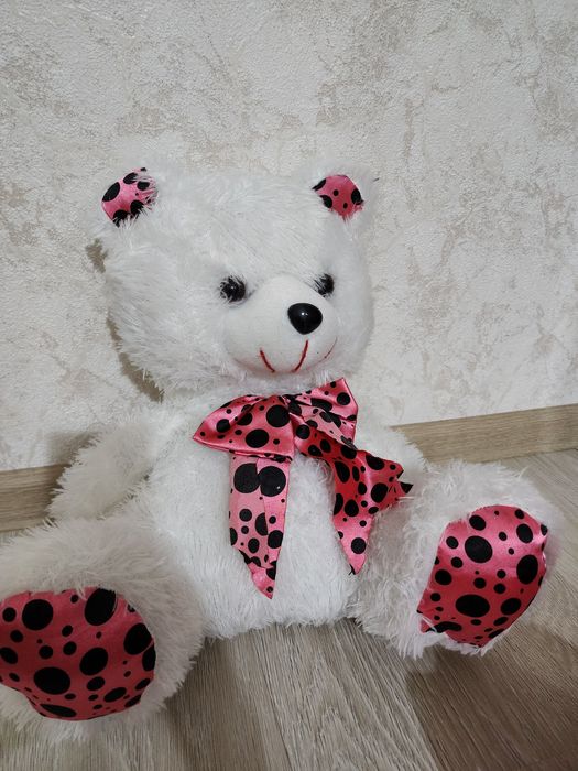 Мишка новый мягкий станет любимцем для вашего ребенка.