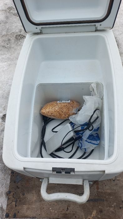 Автомтбильный холодильник