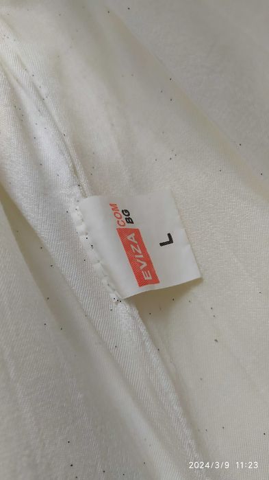 Продавам пухкаво късо палто