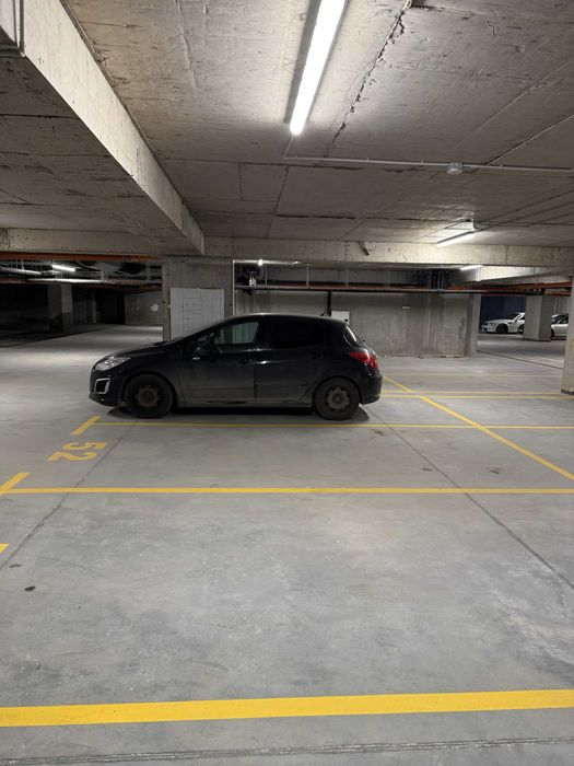 Паркомясто под наем в София Тех Парк - Sofiа Tech Park Склад под наем