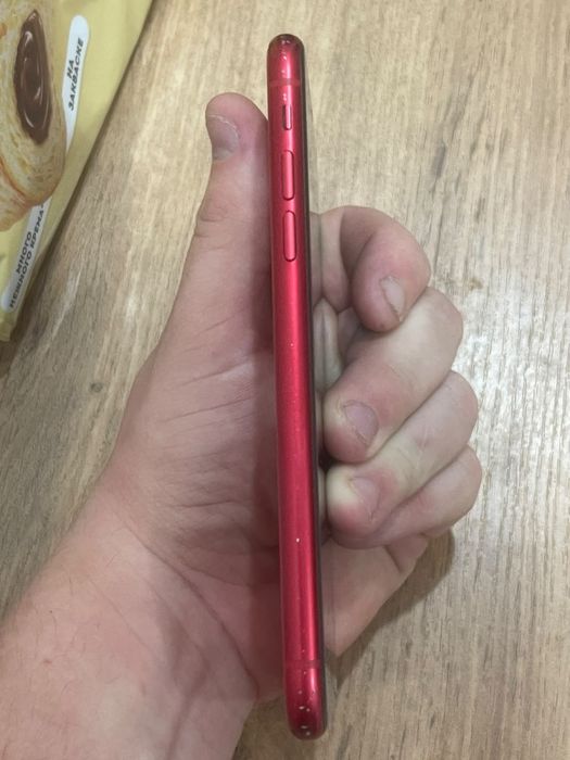 Продам айфон 11