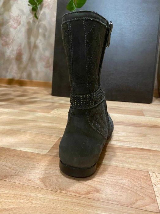 Продам сапожки детские