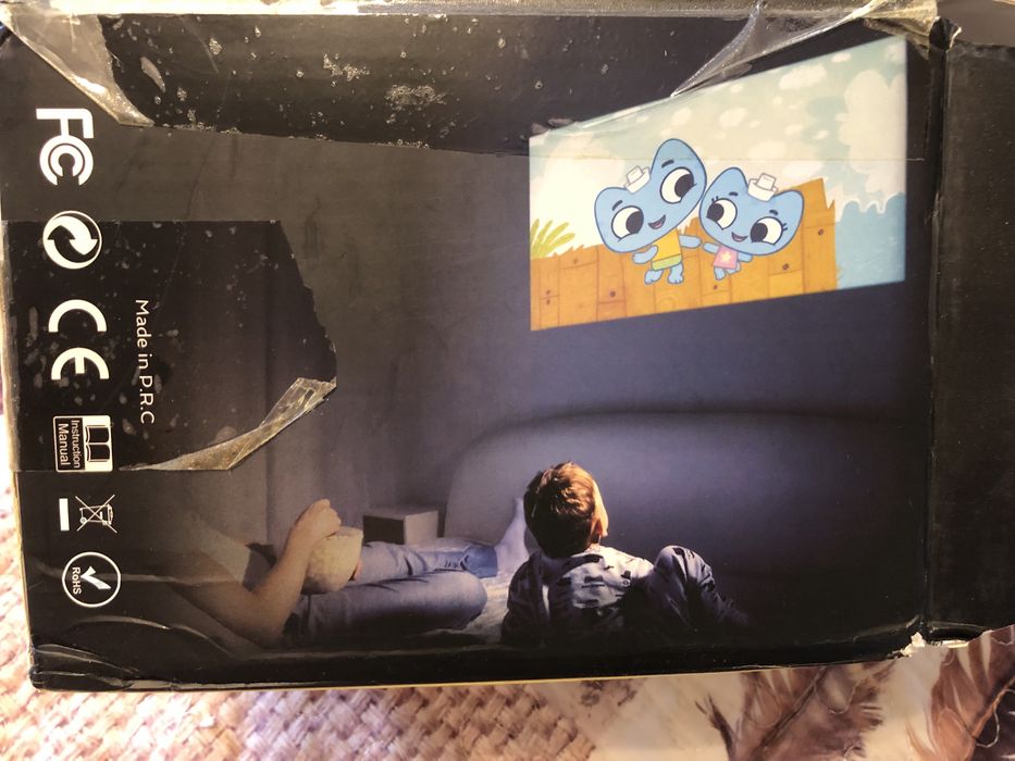 Vând mini videoproiector copii L1