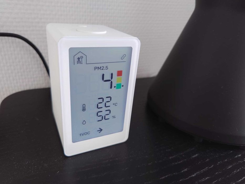 IKEA VINDSTYRKA  Senzor de calitate a aerului monitorizare PM2,5  tVOC LCD temp/umiditate