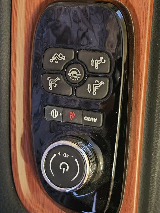 Массажное кресло б/у