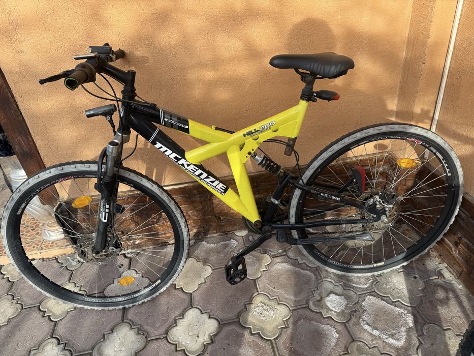 Bicicleta montana Hill 400