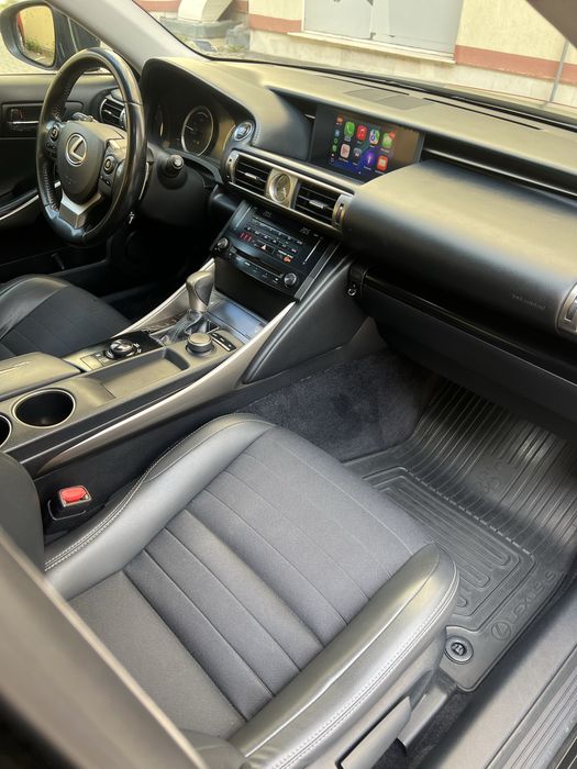 Lexus Is300h пълна сервизна история