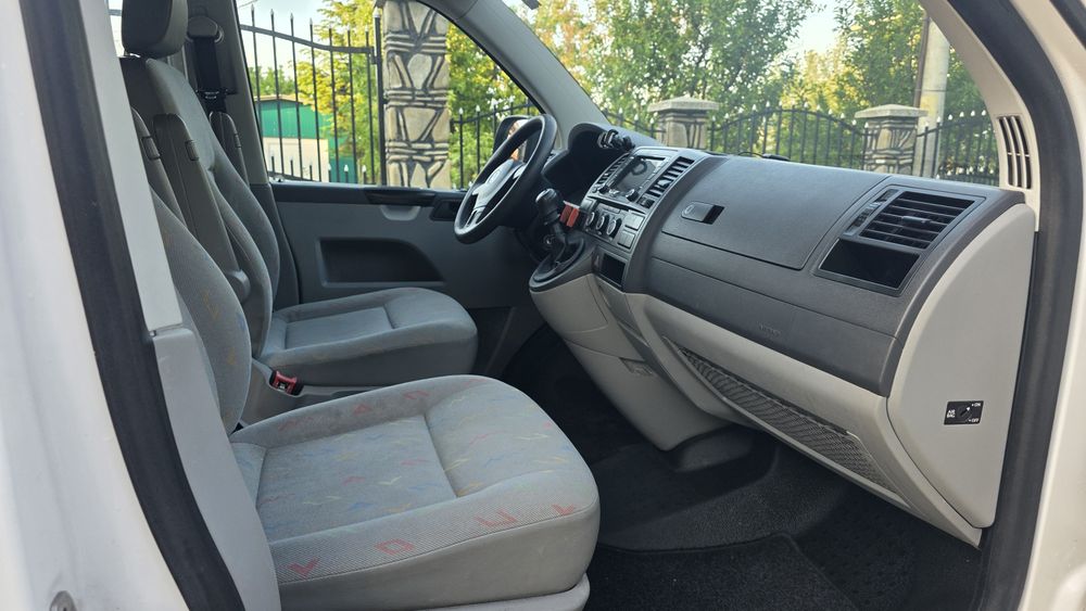 Volkswagen Transporter T5 2.0 TDI * An 2013 * 5 Locuri  * Extralung * Autoutilitara N1 * Euro 5 * Cutie Manuala