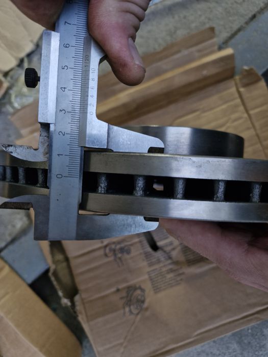 Продам новые тормозные диски Subaru