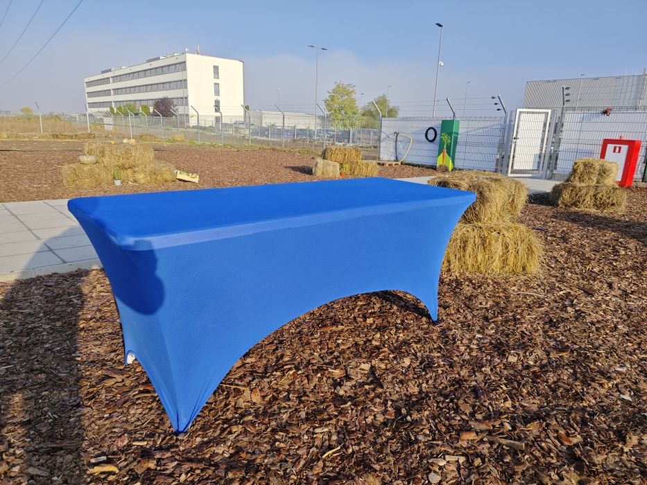 Кетъринг коктейлни маси под НАЕМ