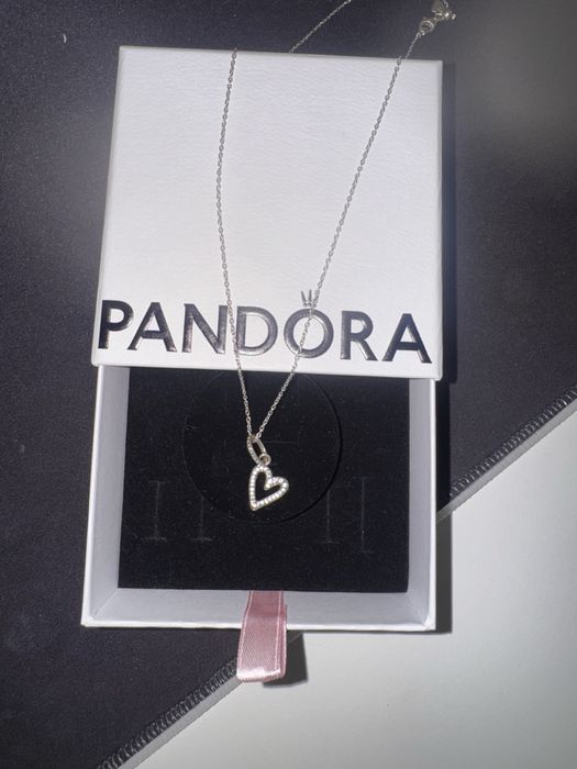 Автентично Pandora колие с блестящо сърце сребро