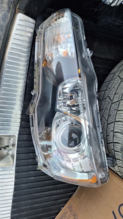 Xenon фар митсубиши лансър 2007-