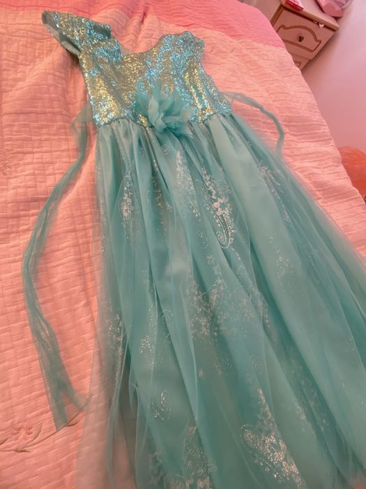 Нарядное зеленое красивое платье для девочек