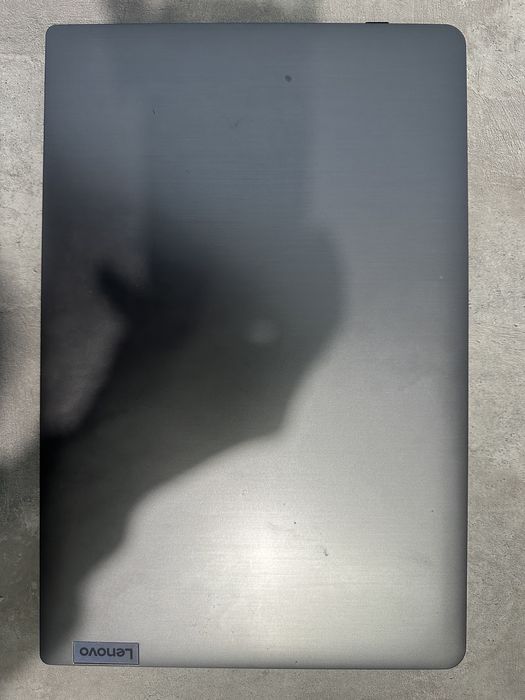 Lenova продается