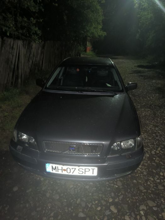 Vând Volvo S40 1.6 benzina