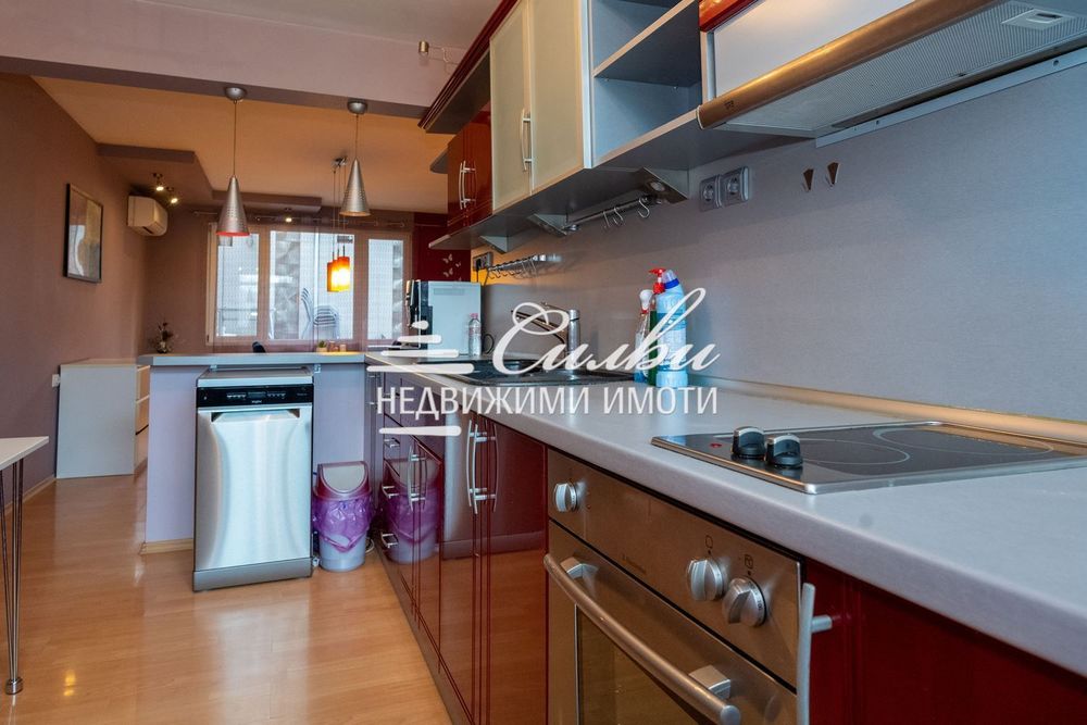 Етаж от ТУХЛЕНА къща - кв.Болницата