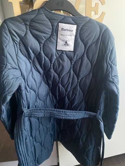 Jacheta Barbour by ALEXACHUNG marimea S, in stare perfecta.