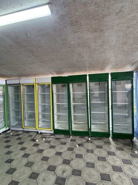 Продам витрины холодильники