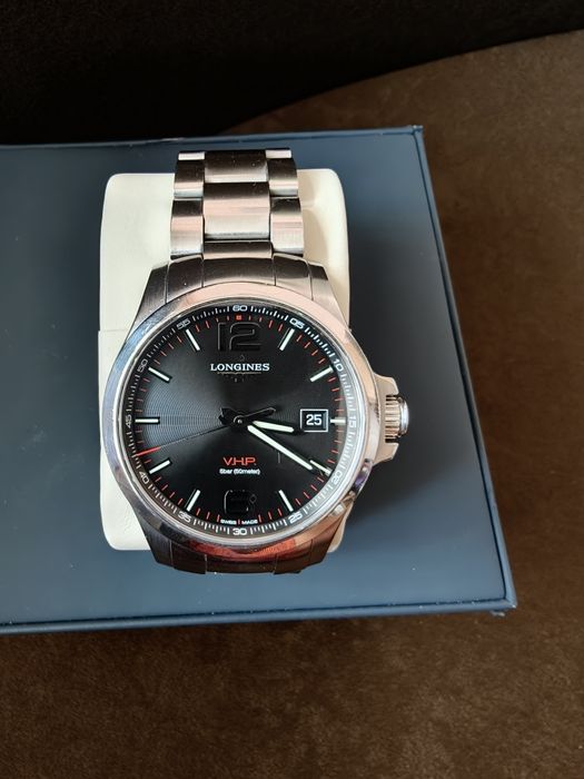 Longines Conquest V.H.P 43mm.- перфектен