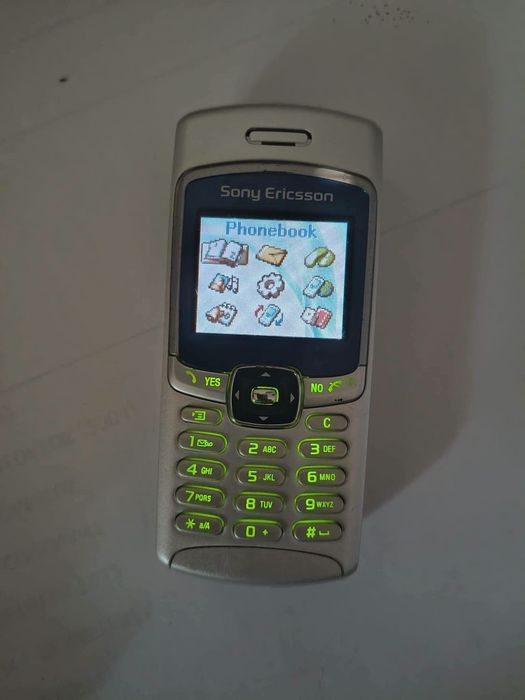 Sony Ericsson t230 + charger original ( decodat)