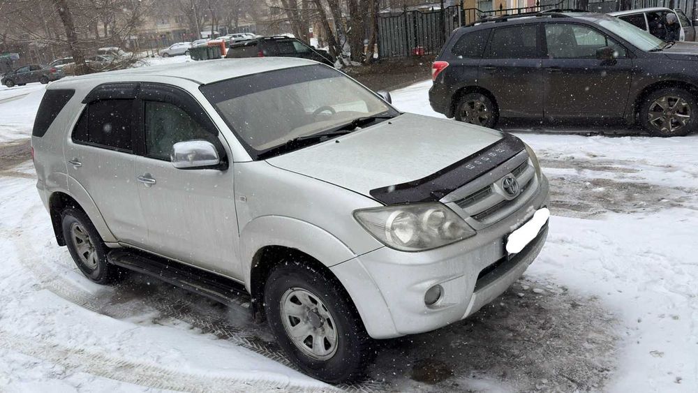 Toyota Fortuner 2006 года продам срочно