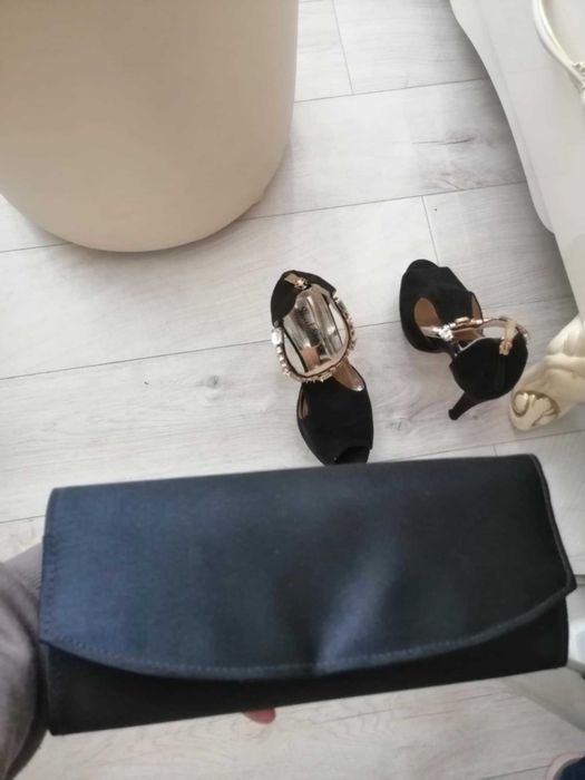 Бална Рокля + обувки + чанта + аксесоари = 650 лв