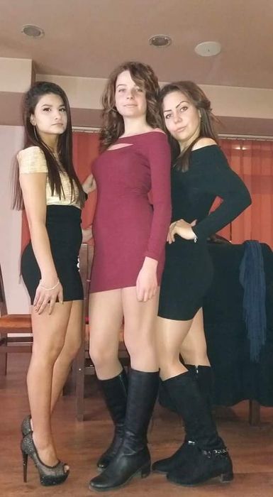 Златист бюстие топ – елегантен и ефектен