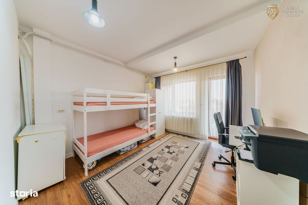Apartament 3 camere de vânzare – Pârneava