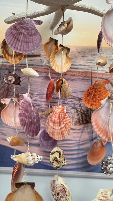 Decorațiune marină handmade din scoici și stele de mare