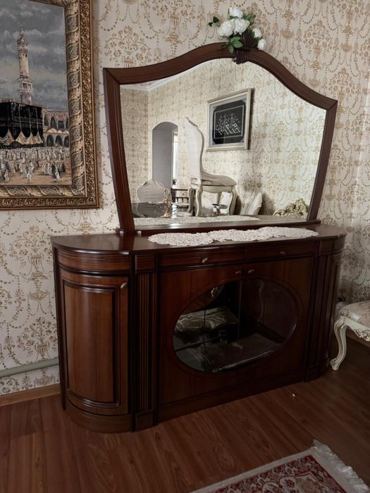 Мебел  чисто с красного дерева